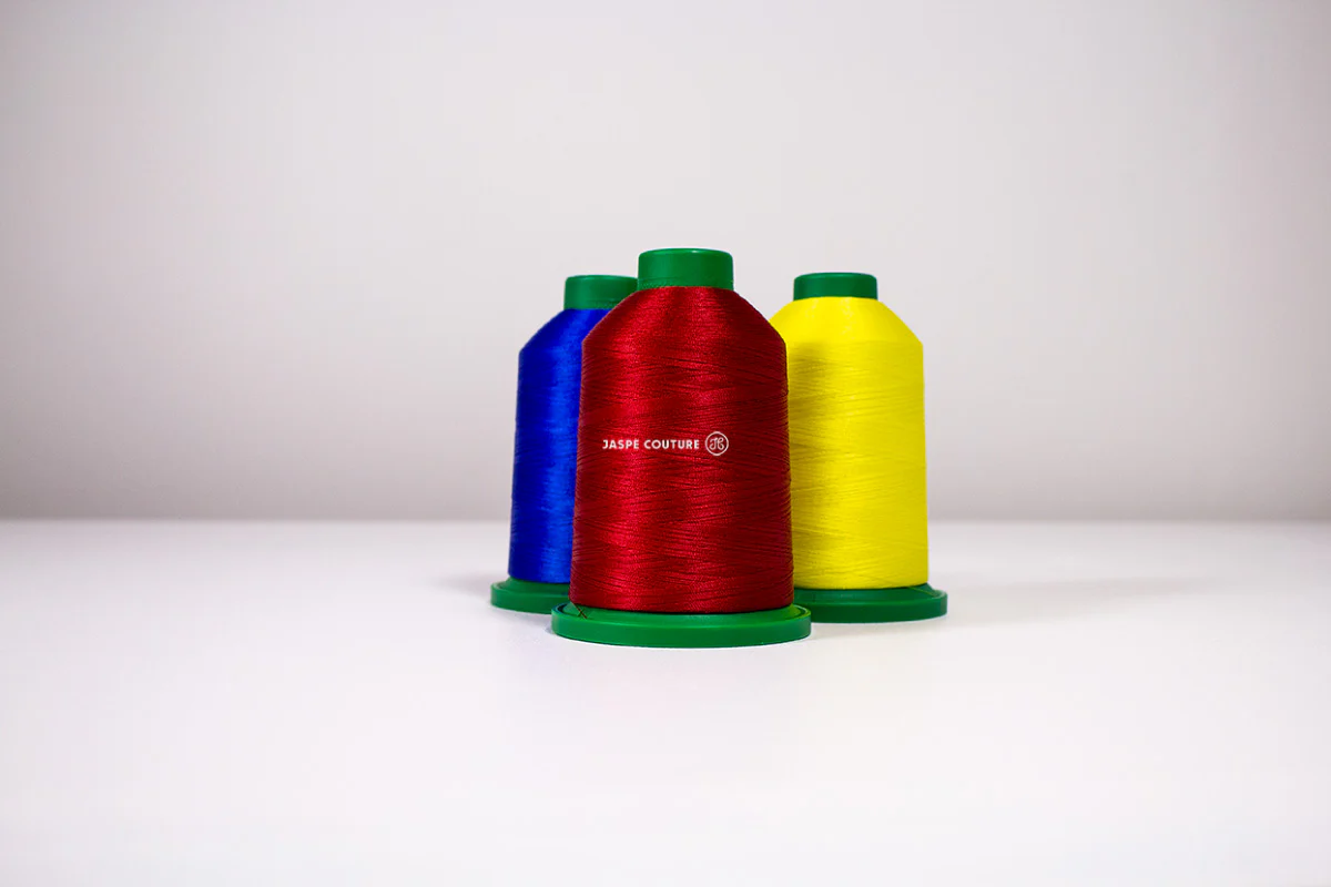 Fil à broder machine No 0017, 5000m, grosseur 40, couleur blanc - Image 3