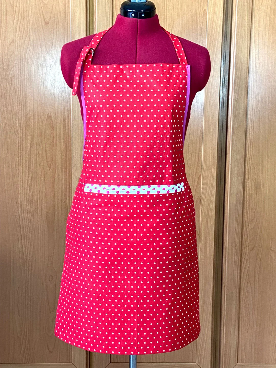 Tissu coton rouge imprimé pois blancs, 25cm - Image 7